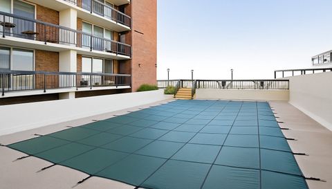 5901 N SHERIDAN Road