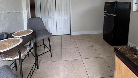 6870 5th Ct