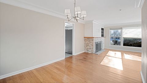 7303 N Kildare Avenue