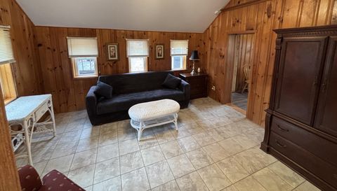 34 Gardner Lake Heights