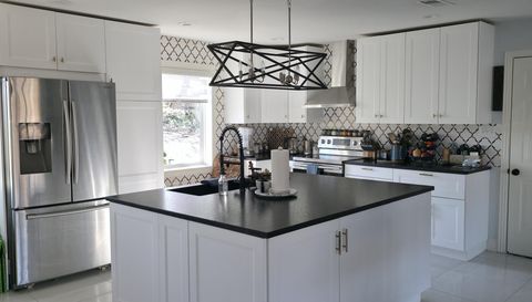 10631 Rolling Hills Dr