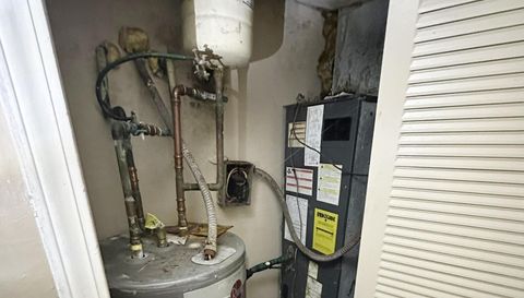 5914 Sutcliff Square