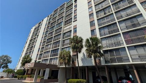 255 Dolphin Point