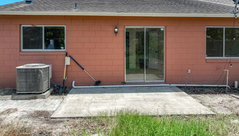7122 Harbor Heights Cir