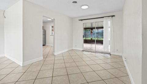 522 Wilshire Dr