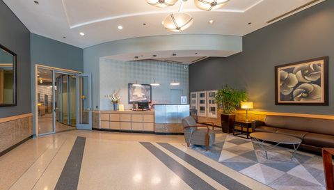 1600 S Prairie Avenue