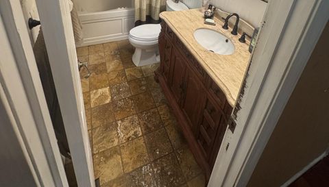 201 Loraine Woods Dr