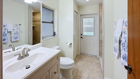 3944 NW 40th Ct