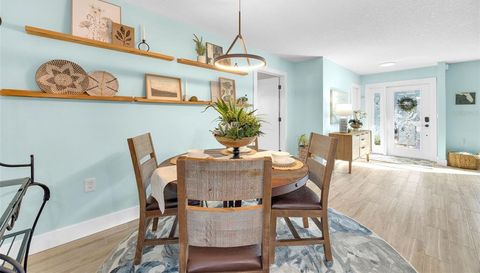 1015 SPINDLE PALM WAY