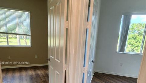 3600 Oaks Clubhouse Dr