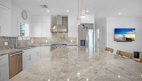410 Bowie Ln