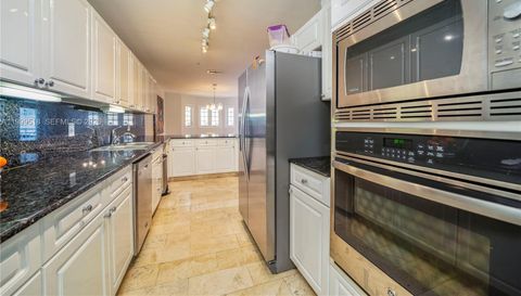 1413 Sunset Harbour Dr