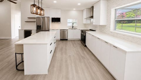 6350 Oak Meadow Bnd