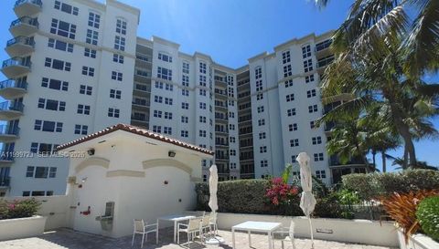 20000 E Country Club Dr