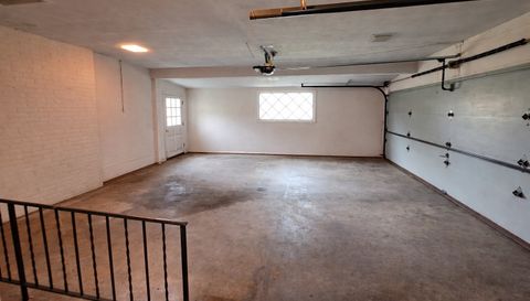 8 N Greenwood Avenue