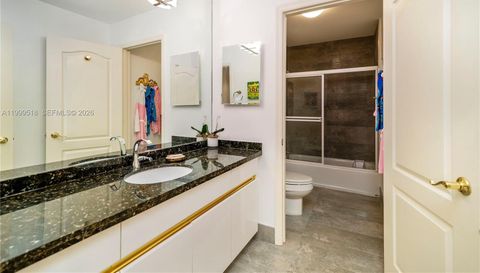 1413 Sunset Harbour Dr