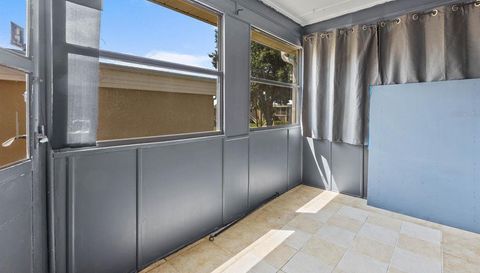 1000 Lake Of The Woods