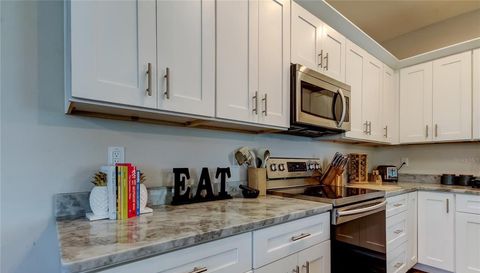 204 N MANHATTAN AVENUE