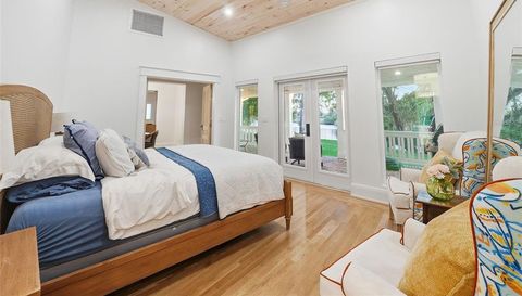 344 W RIO VISTA COURT