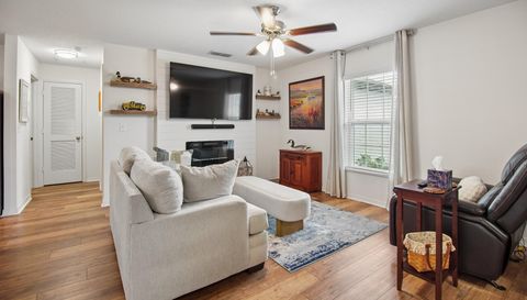17 Ruth Dr