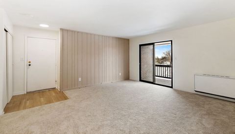 4602 W Northfox Lane