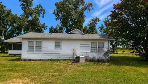 162 Brookfield-Lenox Rd