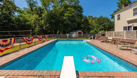 23 Josica Dr