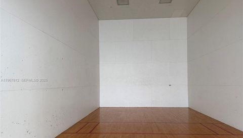 20281 E Country Club Dr