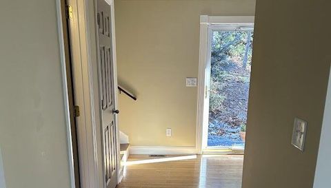 209 Falcon Crest Way