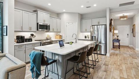 10025 Lake Wales CIRCLE