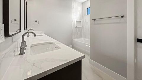 1326 W NEW HAMPSHIRE STREET