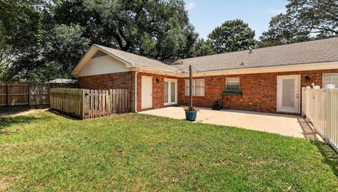2932 Squire Ln