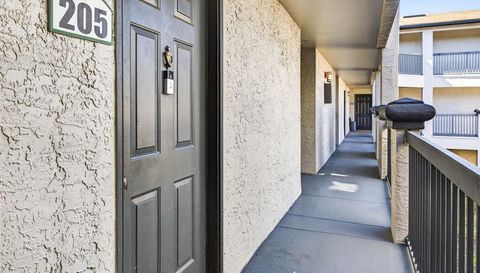 8517 ISLAND BREEZE LANE