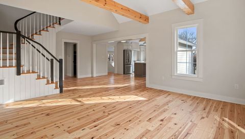 304 S Prairie Street