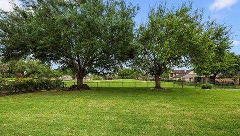 5210 Weston Dr