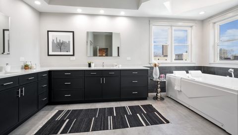 840 W Buckingham Place