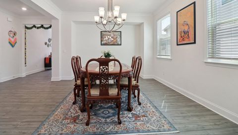 3305 Stock Saddle Pl