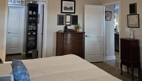 3925 Manatee Club Dr