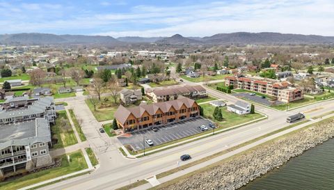 1301 N Lakeshore Dr