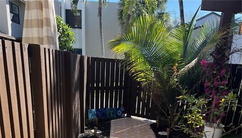 10211 Fontainebleau Blvd