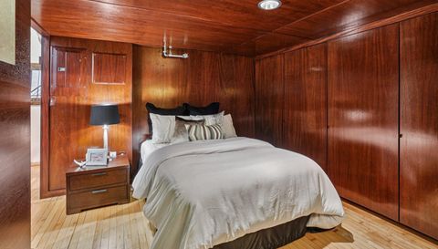 801 Washington Avenue N