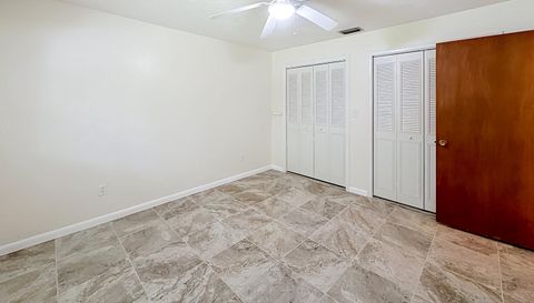 3944 NW 40th Ct