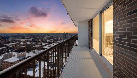 5855 N SHERIDAN Road