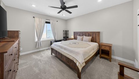 698 Shardlow Place NE