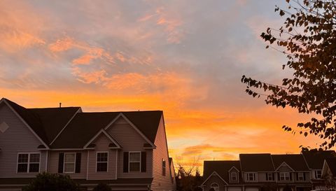 312 Robyns Glen Cir