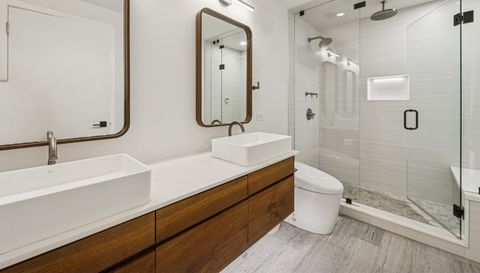 333 W Hubbard Street