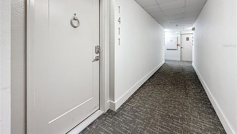 400 ISLAND WAY