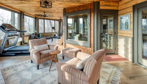 272 Heights Overlook