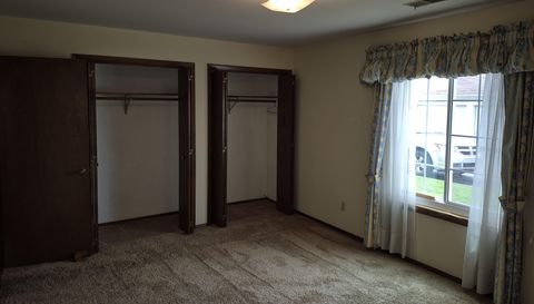 910 Camellia Dr APT 11