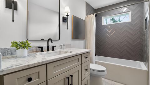 12080 Mountain Laurel Dr